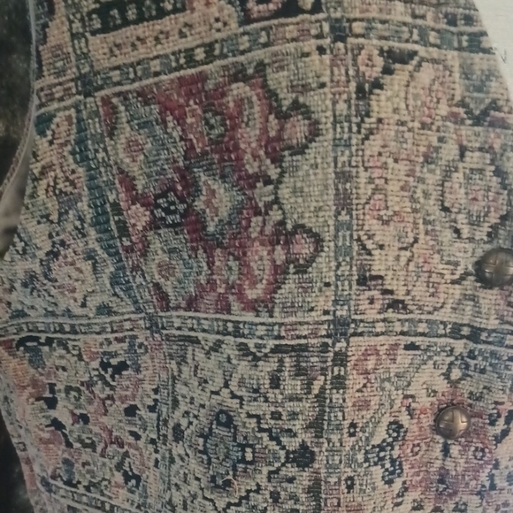 Women's Patterned Vest - Picture 3 of 3